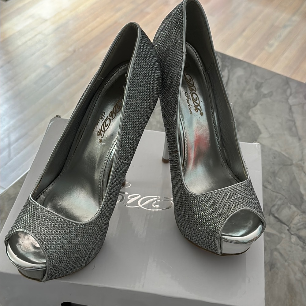 DbDk Fashion Silver Stiletto Heels with Peep-Toe